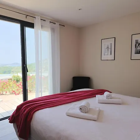 Vila Vue Et Detente Elegante Avec Piscine